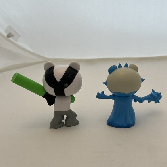 2 Roblox Piggy Figures Series 2 Frostiggy Series 1 Badgy Figures Only - Picture 2 of 16